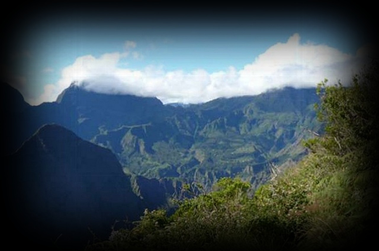 La-terrasse-vue-sur Mafate1280x850